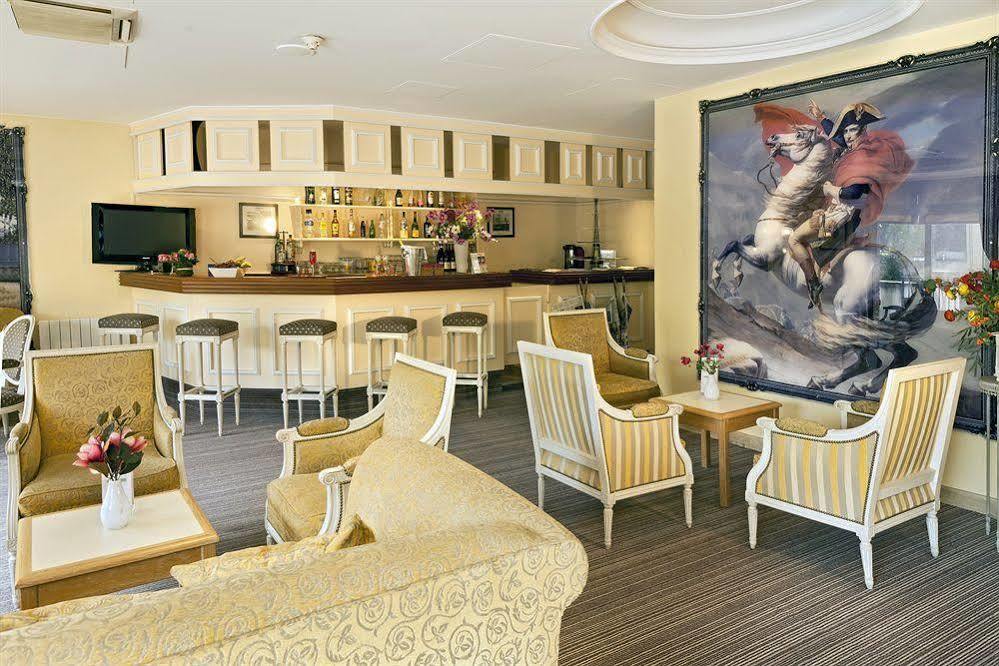 Hotel Albert 1Er Rueil-Malmaison Buitenkant foto