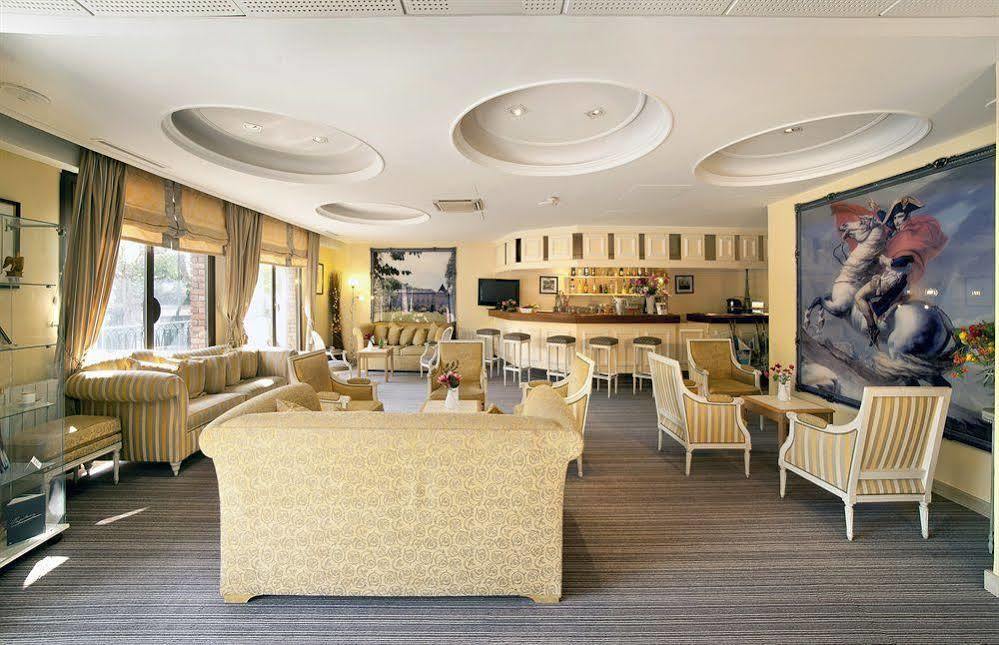 Hotel Albert 1Er Rueil-Malmaison Buitenkant foto