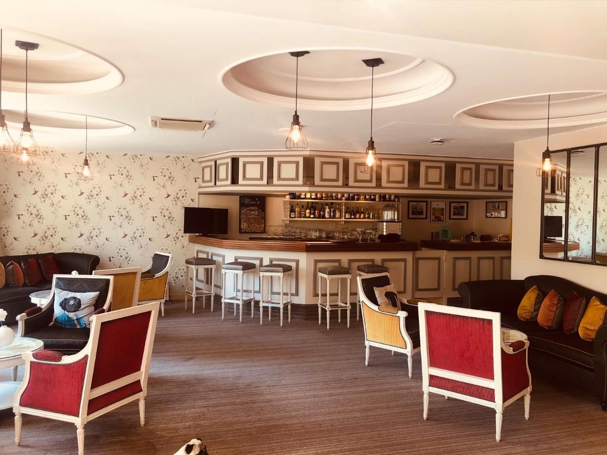 Hotel Albert 1Er Rueil-Malmaison Buitenkant foto